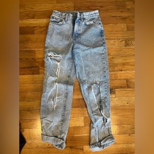 Carmar Distressed Jeans